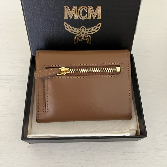 NWT MCM Patricia Logo Trifold Leather Wallet-Toffee - Picture 3 of 7